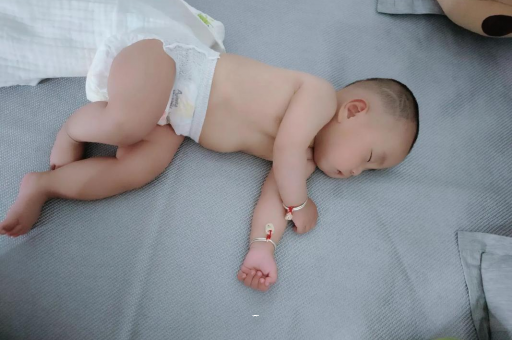 广州供卵包男孩2岁宝宝发烧